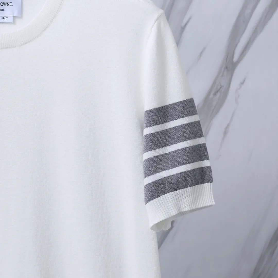 ：M 27（TB T ） THOM BROWNE TB T Classic Breathable Authentic Quality + Authentic + Same Style Size：0/1/2/3/4 ：White/Black/Navy Blue/Light Gray/Dark Gray